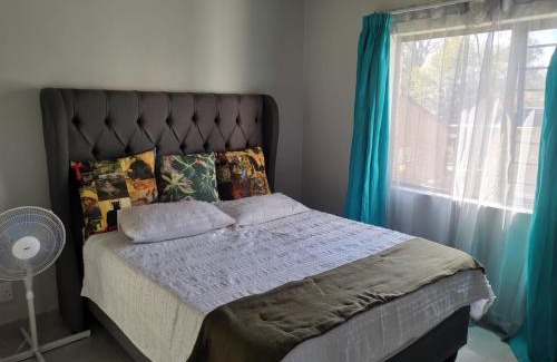 Kareeberg Apartment | Warm and relaxing