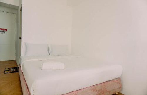 South Tangerang Apartment | Warm and Simply Look Studio Room Urbantown Serpong Apartment By Travelio