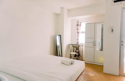 South Tangerang Apartment | Warm and Simply Look Studio Room Urbantown Serpong Apartment By Travelio