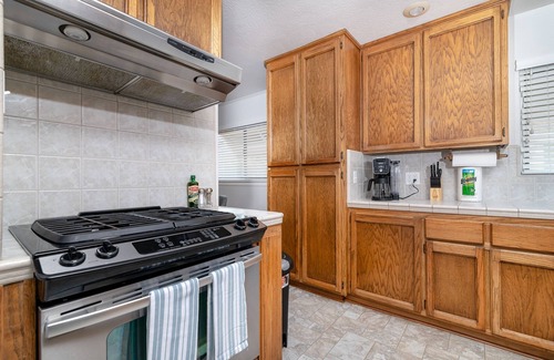 Elk Grove House | Warm and Sweet 3B2B house next to parks