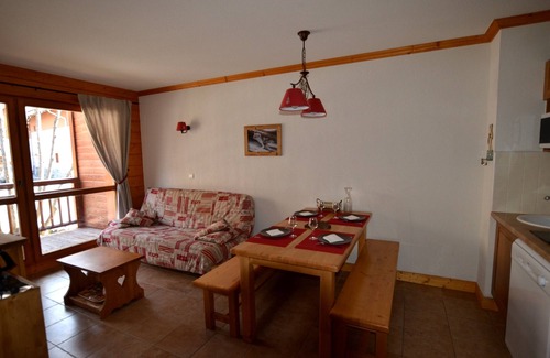 Valloire Apartment | Warm apartment 100 meters from the slopes. Large balcony in the sun!