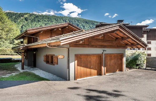 Chamonix-Mont-Blanc Ski Chalet | Warm Chalet With Jacuzzi AND A Beautiful Garder IN THE Village OF Argentiere