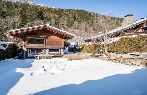 Chamonix-Mont-Blanc Ski Chalet | Warm Chalet With Jacuzzi AND A Beautiful Garder IN THE Village OF Argentiere