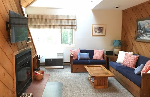 Waterville Valley House | Warm & Cozy 2BR + Loft Condo On Cross Country Ski Trail