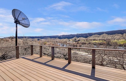 Twin Falls House | Warm Creek Bungalow, RIVER VIEWS