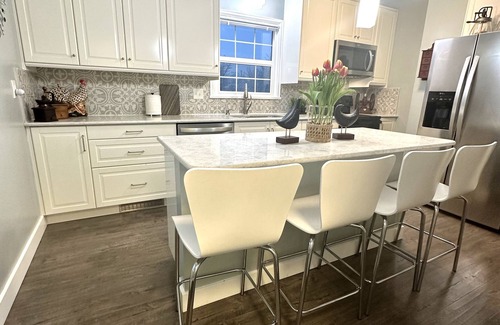 Kellogg House | Warm, friendly, Mountain View’s, 5gig, Restaurants, Covered porch/fire table
