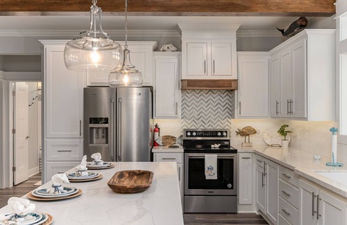 Port Bolivar House | Warm, happy cottage: a short walk from the beach