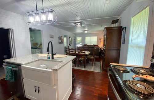 Hodges Other | Warm & inviting 1935 farmhouse near lakes-walking/riding trails modern amenities