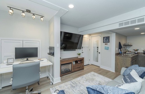 Kutzky Park Apartment | Warm Nest Inn - Newly remodeled spacious studio - across street from St Mary's