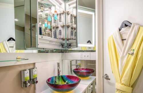 Midtown Hotel | Warm NYC Escape: King Bed Comfort, Unique Artistic Vibe