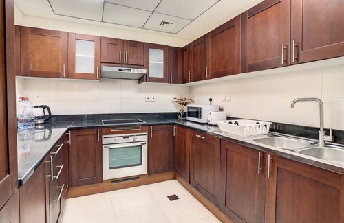 Jumeirah Lake Towers Apartment | Warm One Bedroom in JLT
