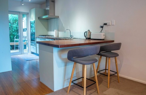 Ohakune House | Warm, spacious & modern Ohakune retreat - private outdoor spa pool, free wifi