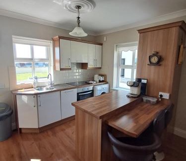 Roscoe Apartment | Warm Spacious Three Bed Chalet