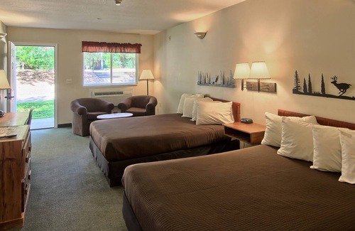 Bellaire Hotel | Warm Weather Stays Are Booking Now at The Legend Inn at Shanty Creek!