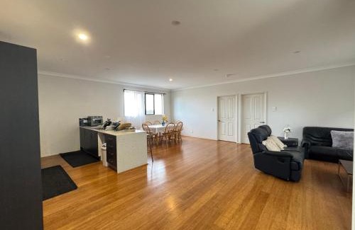 Coopers Plains House | Warm Welcome at Coppers Plains