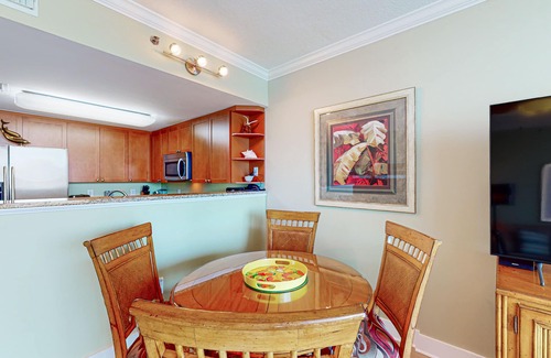 Fort Walton Beach Condo | Warm, Welcoming Condo At Waterscape w/Children's Playground & Two Hot Tubs