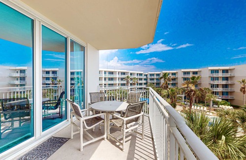 Fort Walton Beach Condo | Warm, Welcoming Condo At Waterscape w/Children's Playground & Two Hot Tubs