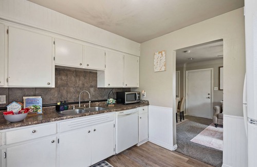Des Moines House | Warm & Welcoming House, Cozy vibes & Free snacks