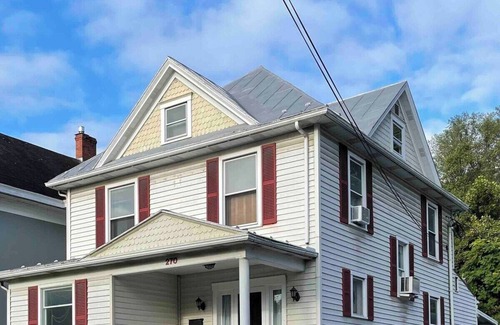 Berkeley Springs House | WarmHeart House near everything