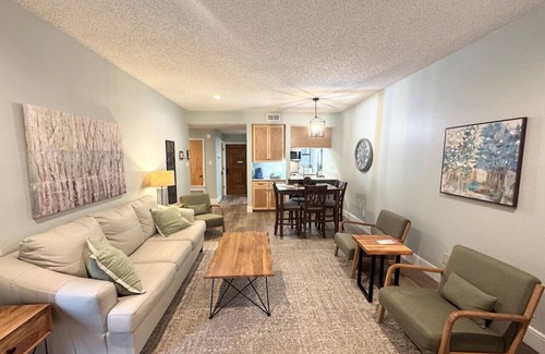 New Braunfels Condo | Warnecke Waters Edge | Stunning Remodel | Comal