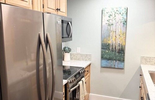 New Braunfels Condo | Warnecke Waters Edge | Stunning Remodel | Comal