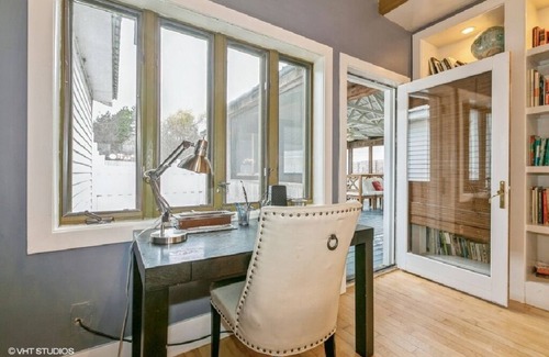 Bridgman House | Warren Dunes - Large 2 Br-2 Bath, Hot Tub, Wbfpl , Next To Wineries