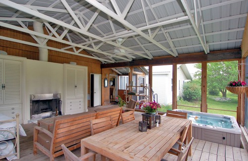 Bridgman House | Warren Dunes - Large 2 Br-2 Bath, Hot Tub, Wbfpl , Next To Wineries