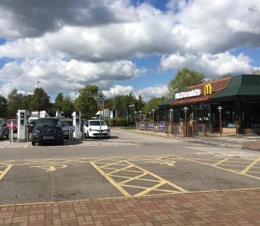 Lymm Hotel | Warrington Motel, J20 M6 Lymm Services