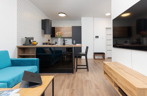 Muranow Apartment | Warsaw Aleja Solidarności by Renters
