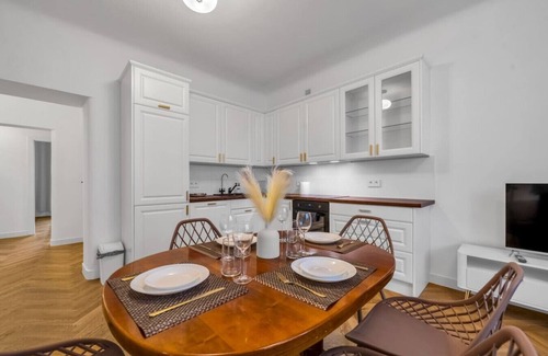Powisle Apartment | Warsaw Downtown- 82m2, Top Location - by Rentujemy