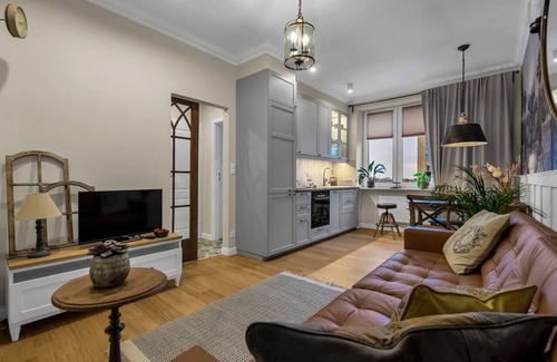 Muranow Apartment | Warsaw New Town - Top Location, Park&Subway Nearby - by Rentujemy
