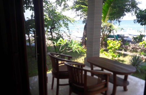 Purwakerti House | Warung Pantai Bungalows