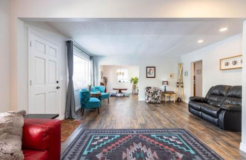 Cottonwood Heights House | Wasatch Cottage Hot Tub Pool Table Skiers Dream
