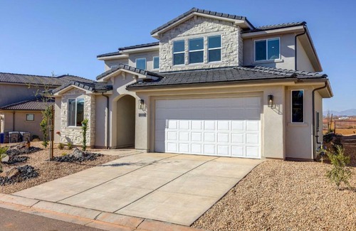 Washington House | Washington Home with Mtn Views, Near Hiking!