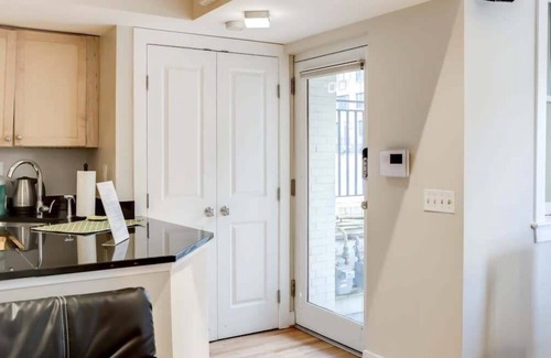 Logan Circle Condo | Washington Thomas Circle Condominium