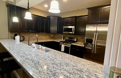 Wasilla House | Wasilla Lake Life Condo, pet friendly!nnn