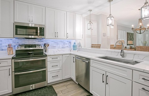 Santa Rosa Beach Condo | 'Wasted Time' BEACHFRONT l PRIVATE BEACH l SEASONAL BEACH SET UP INCLUDED!