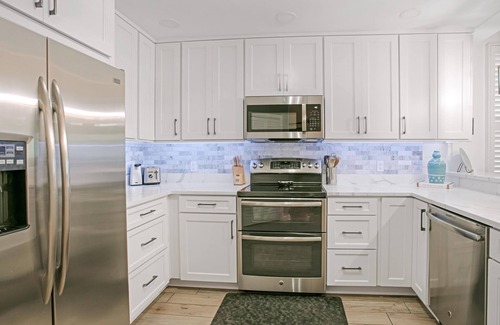 Santa Rosa Beach Condo | 'Wasted Time' BEACHFRONT l PRIVATE BEACH l SEASONAL BEACH SET UP INCLUDED!