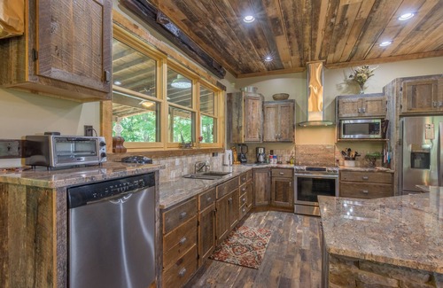 Johnson City Cabin | Watauga River Cabins- Cedar Cabin