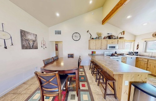 Moab South Valley Condo | Watch the sun set over the famous Moab Rim from your patio