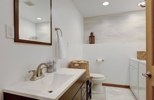 Cle Elum House | Water Canal Guest House. Romantic and Great for kids.