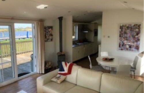 Grou Apartment | Water Chalet Grou nr 6 Recreationpark Yn'e Lijte evt met ligplaats boot