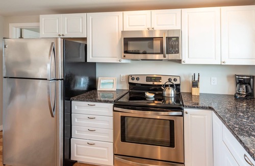 North Truro Condo | 🌟✨Water Front Gem Steps to the Beach