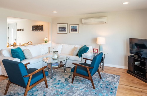 North Truro Condo | 🌟✨Water Front Gem Steps to the Beach