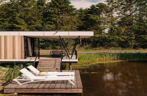 Zeewolde House | Water Lodge in Netherlands with Terrace Access