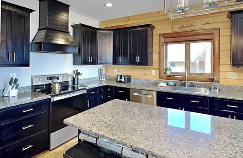 McHenry Cabin | Water & Mountain Retreat