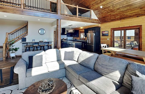 McHenry Cabin | Water & Mountain Retreat