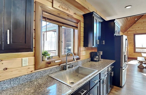 McHenry Cabin | Water & Mountain Retreat