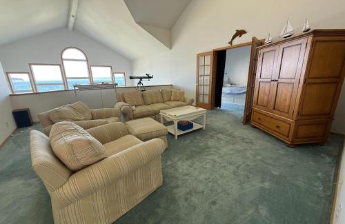 Greenbank House | Water's Edge at Dines Point