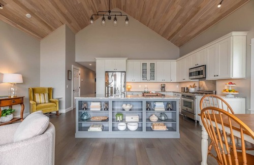 Belfast House | Water's Edge at Ocean St - Enjoy Penobscot Bay
